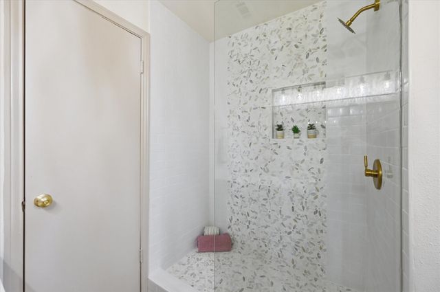 5808 Ridge Drive, Arlington, TX 76016