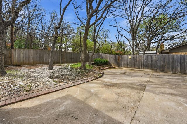 5808 Ridge Drive, Arlington, TX 76016