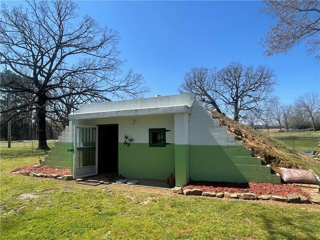 2692 WIRE Road, Clarksville, AR 72830