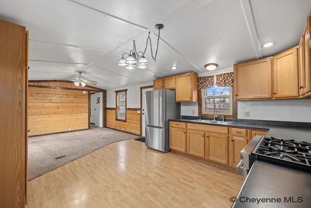 402 WILLIAMS ST, Cheyenne, WY 82007