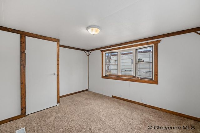 402 WILLIAMS ST, Cheyenne, WY 82007