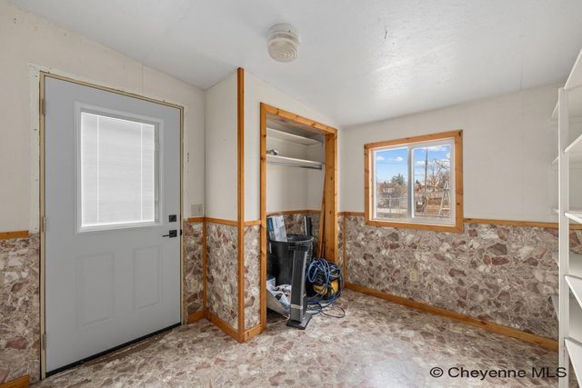 402 WILLIAMS ST, Cheyenne, WY 82007