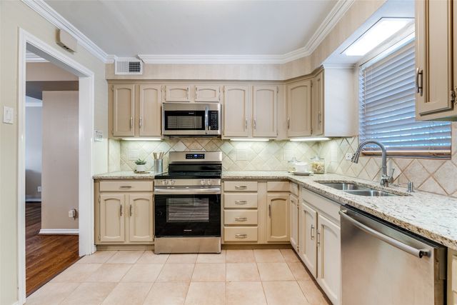 6070 Averill Way A, Dallas, TX 75225