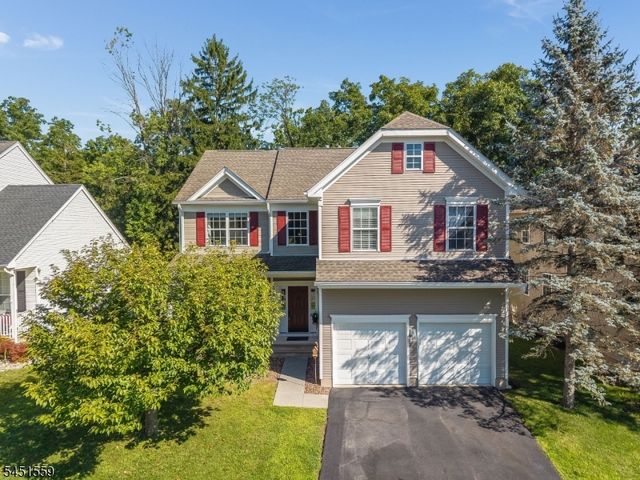 46 Saxton Dr, Hackettstown Town, NJ 07840