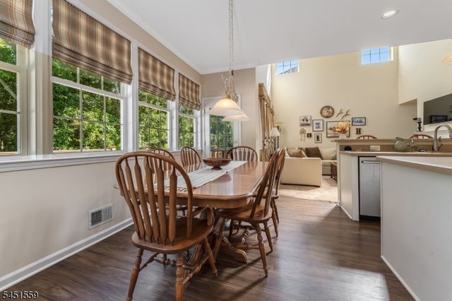 46 Saxton Dr, Hackettstown Town, NJ 07840
