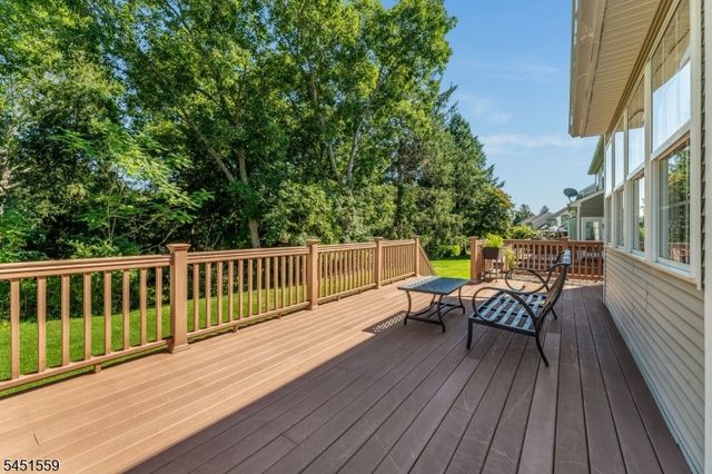 46 Saxton Dr, Hackettstown Town, NJ 07840