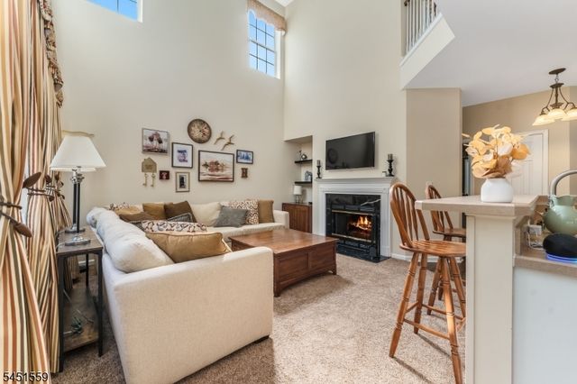 46 Saxton Dr, Hackettstown Town, NJ 07840