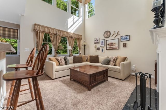 46 Saxton Dr, Hackettstown Town, NJ 07840