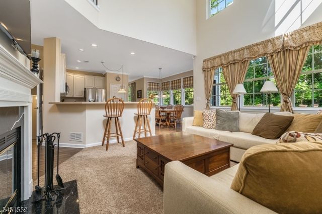 46 Saxton Dr, Hackettstown Town, NJ 07840