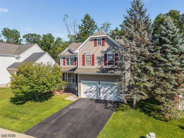 46 Saxton Dr, Hackettstown Town, NJ 07840