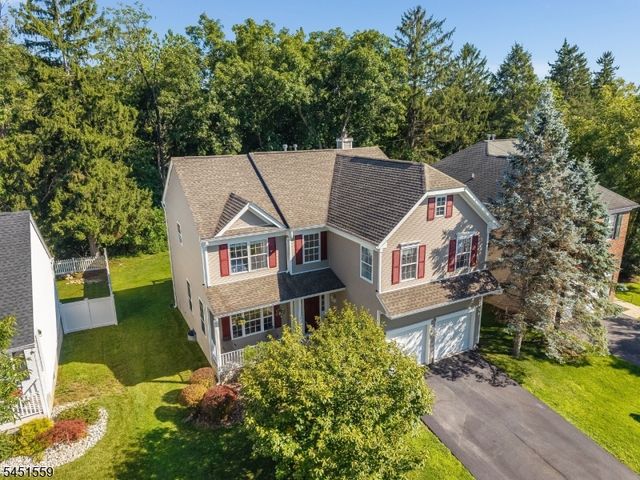 46 Saxton Dr, Hackettstown Town, NJ 07840