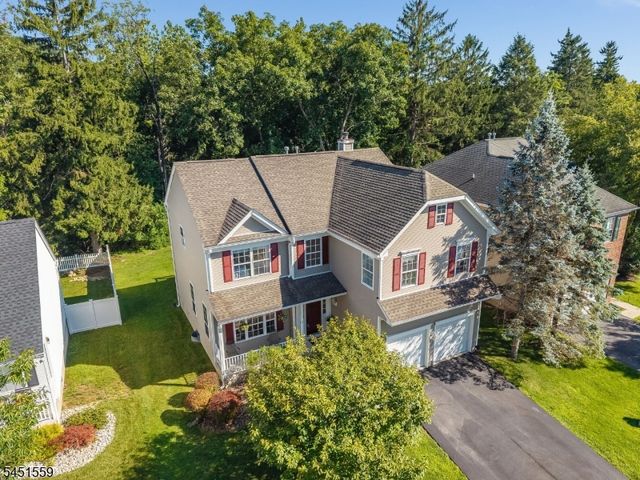 46 Saxton Dr, Hackettstown Town, NJ 07840