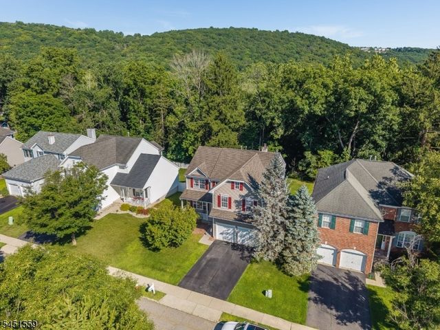 46 Saxton Dr, Hackettstown Town, NJ 07840