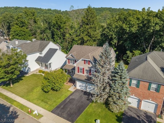 46 Saxton Dr, Hackettstown Town, NJ 07840
