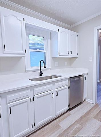 532 Crooked Creek Court, Fayetteville, NC 28301