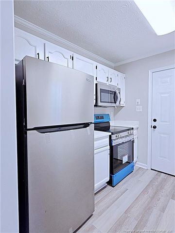 532 Crooked Creek Court, Fayetteville, NC 28301