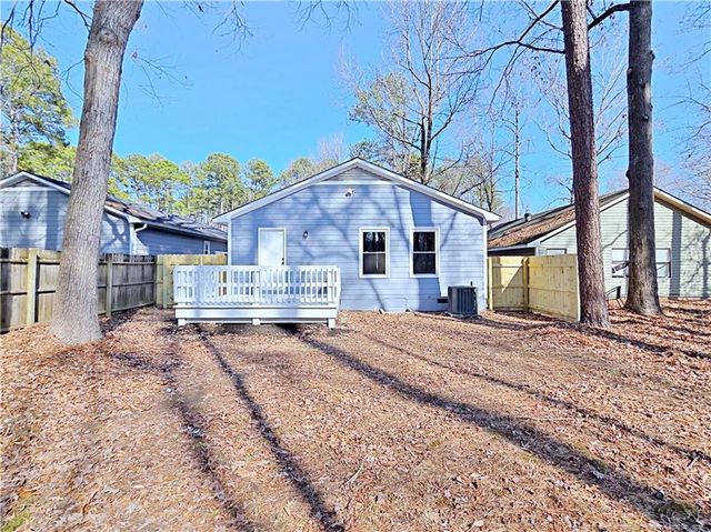 532 Crooked Creek Court, Fayetteville, NC 28301