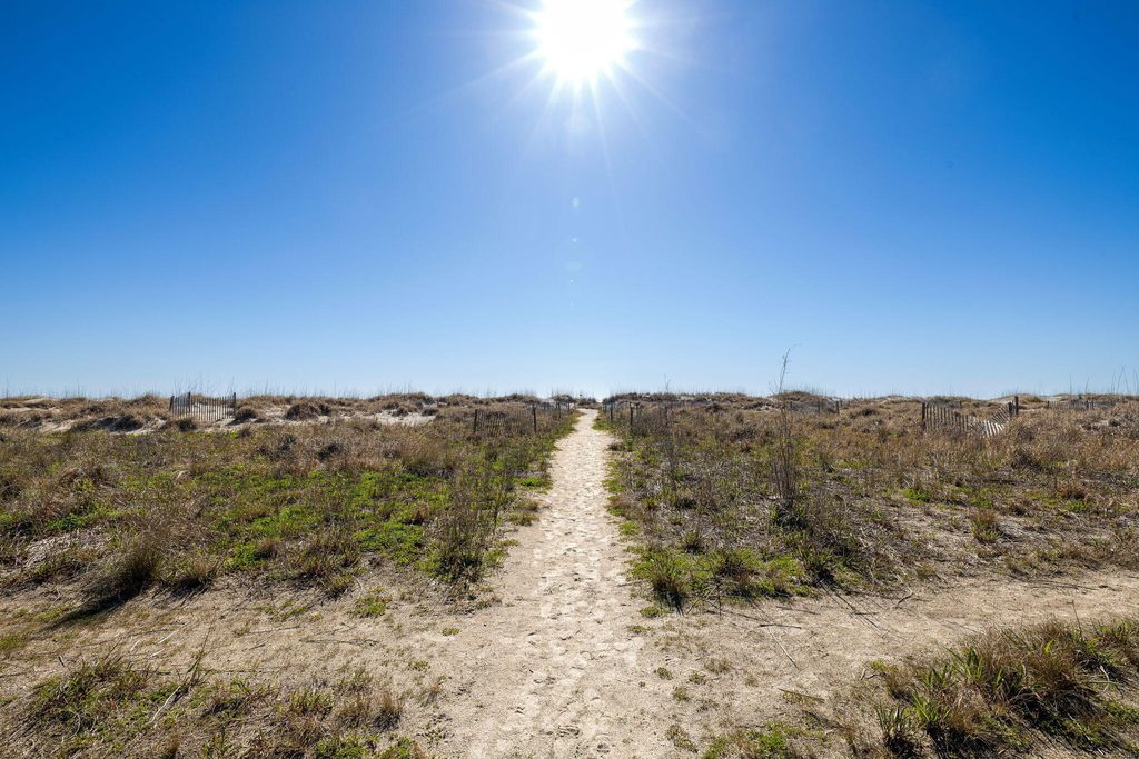 Image 13 of property listing at 305 Shipwatch-A (1/13th Share#1), Isle Of Palms, SC 29451