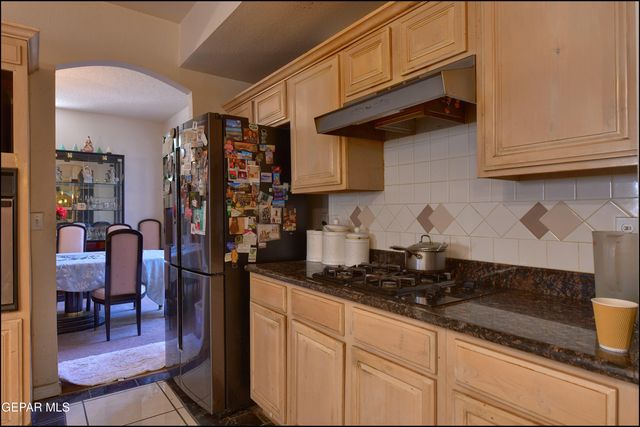 7433 EMMETT LARKIN Place, El Paso, TX 79904