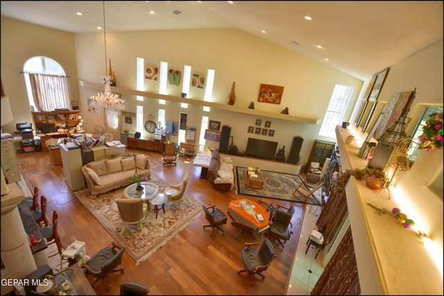 7433 EMMETT LARKIN Place, El Paso, TX 79904