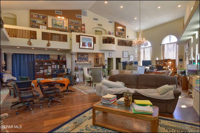 7433 EMMETT LARKIN Place, El Paso, TX 79904