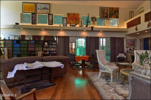 7433 EMMETT LARKIN Place, El Paso, TX 79904