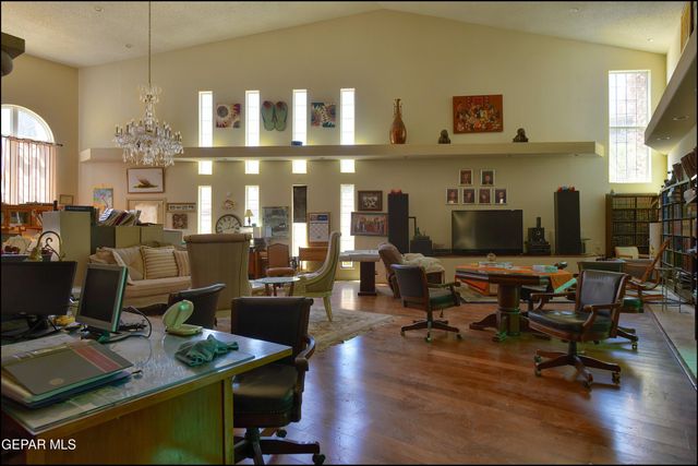 7433 EMMETT LARKIN Place, El Paso, TX 79904