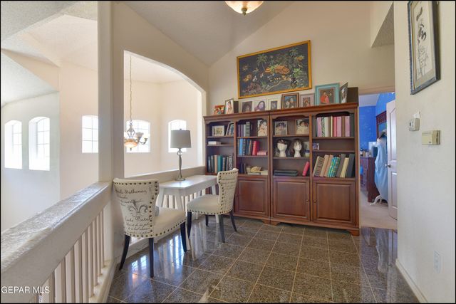 7433 EMMETT LARKIN Place, El Paso, TX 79904