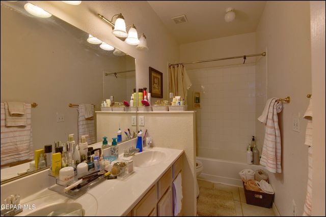 7433 EMMETT LARKIN Place, El Paso, TX 79904