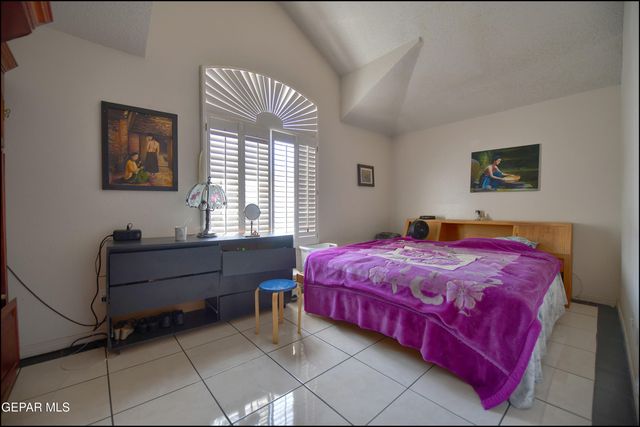 7433 EMMETT LARKIN Place, El Paso, TX 79904