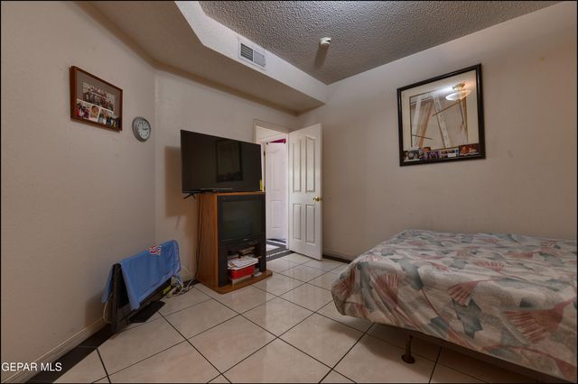 7433 EMMETT LARKIN Place, El Paso, TX 79904