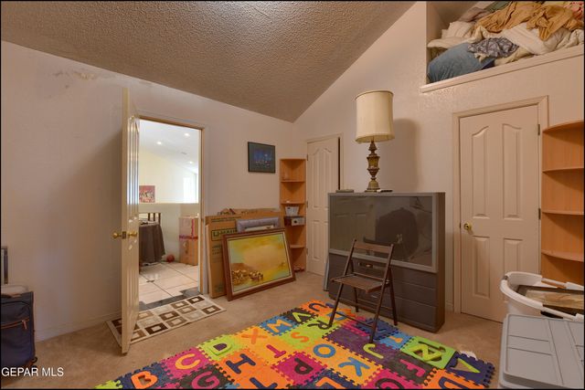 7433 EMMETT LARKIN Place, El Paso, TX 79904