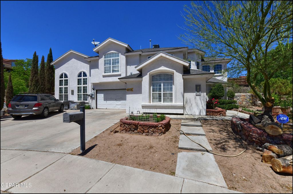 7433 EMMETT LARKIN Place, El Paso, TX 79904