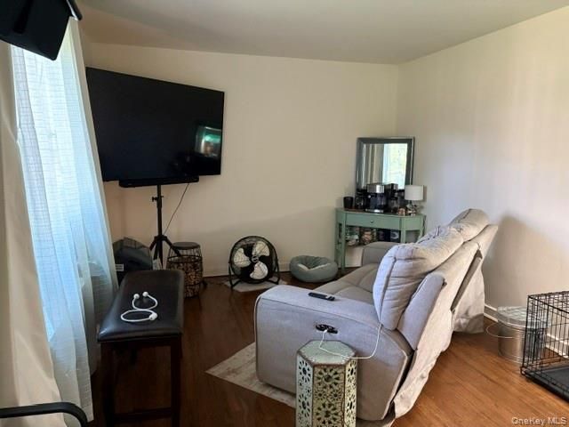 260-55 Langston Avenue GV120-E, Glen Oaks, NY 11004