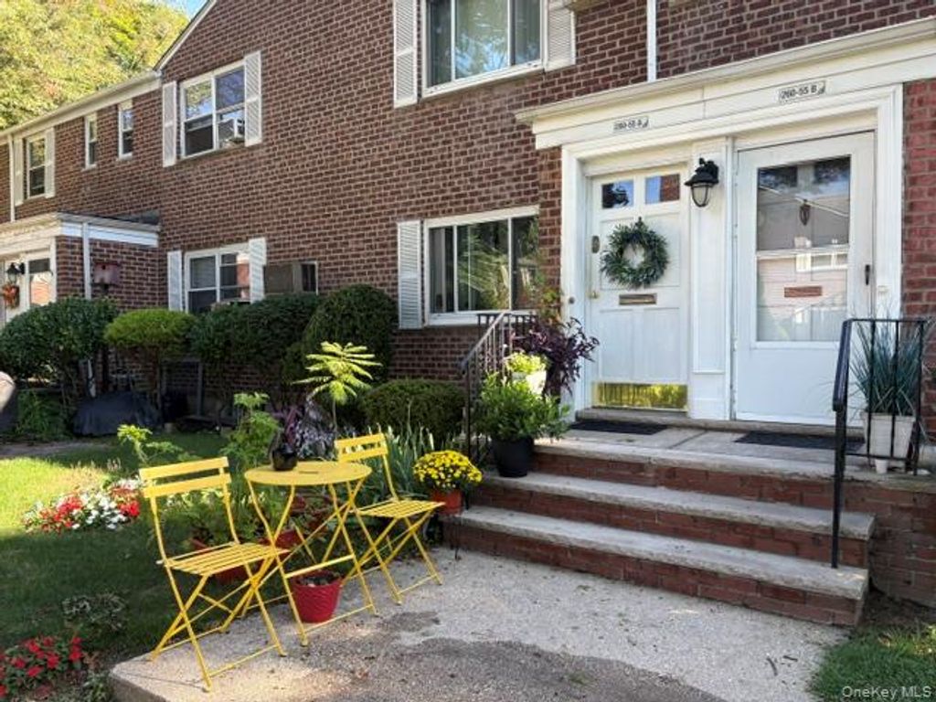 260-55 Langston Avenue GV120-E, Glen Oaks, NY 11004 — photo 3
