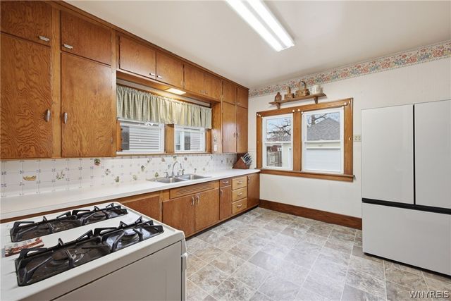 32 Wellington Avenue, Tonawanda, NY 14223