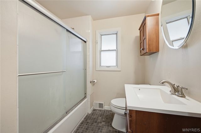 32 Wellington Avenue, Tonawanda, NY 14223