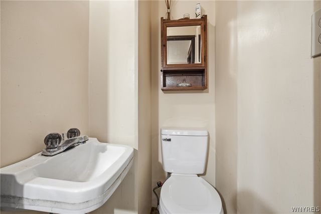 32 Wellington Avenue, Tonawanda, NY 14223