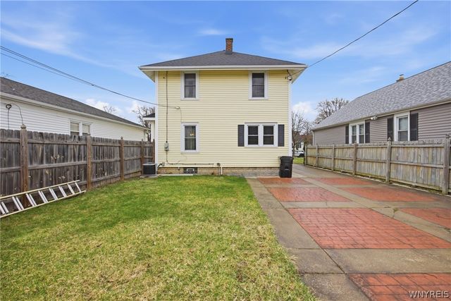 32 Wellington Avenue, Tonawanda, NY 14223