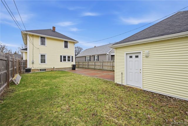 32 Wellington Avenue, Tonawanda, NY 14223