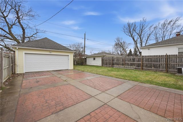 32 Wellington Avenue, Tonawanda, NY 14223