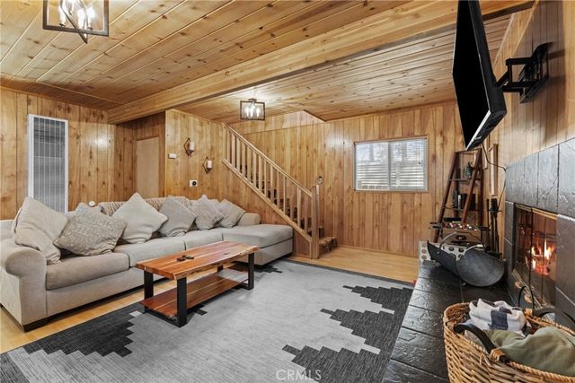 317 Moreno, Sugarloaf, CA 92386
