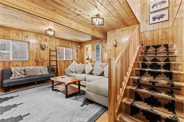 317 Moreno, Sugarloaf, CA 92386