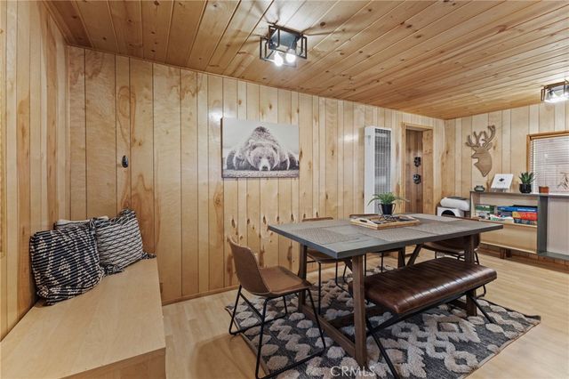 317 Moreno, Sugarloaf, CA 92386