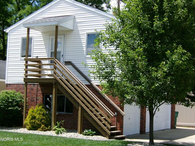 802 Highland Drive, Rossford, OH 43460