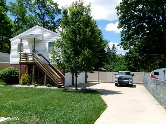 802 Highland Drive, Rossford, OH 43460