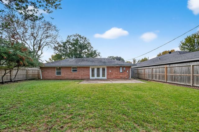 2010 Wakefield Drive, Houston, TX 77018