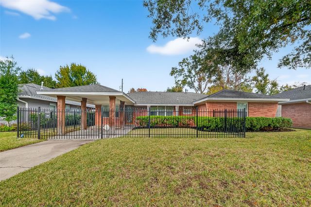 2010 Wakefield Drive, Houston, TX 77018