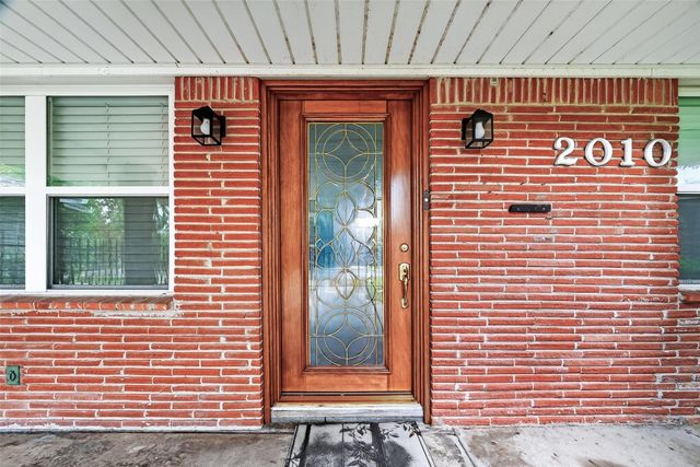 2010 Wakefield Drive, Houston, TX 77018