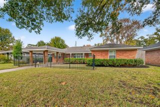 2010 Wakefield Drive, Houston, TX 77018
